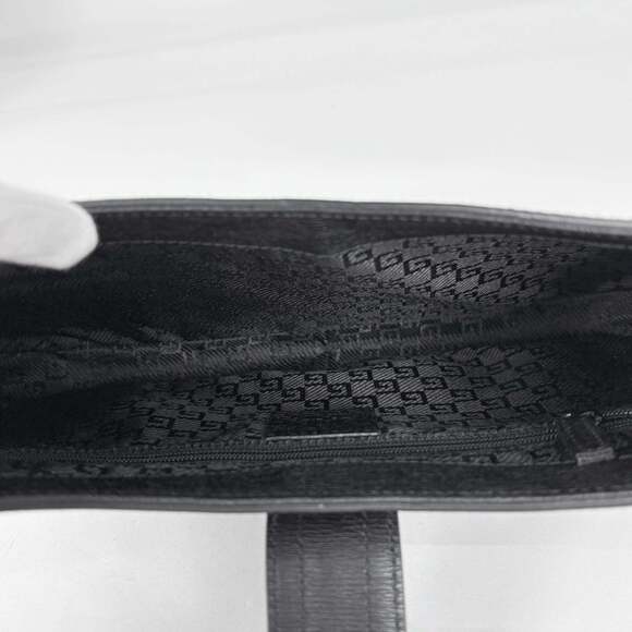 GUCCI Authentic Black Leather Shoulder Bag - Picture 7 of 7